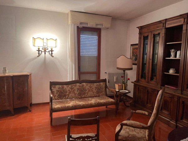 casa indipendente in vendita a Pontedera