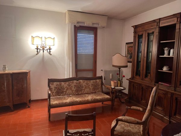casa indipendente in vendita a Pontedera