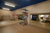 negozio in vendita a Pontedera