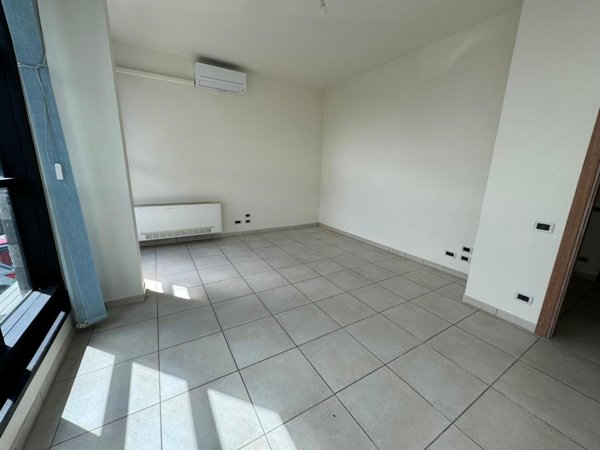 ufficio in vendita a Pontedera