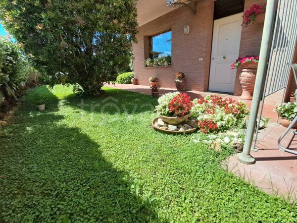 casa indipendente in vendita a Pontedera
