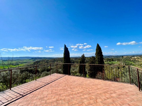casa indipendente in vendita a Pontedera