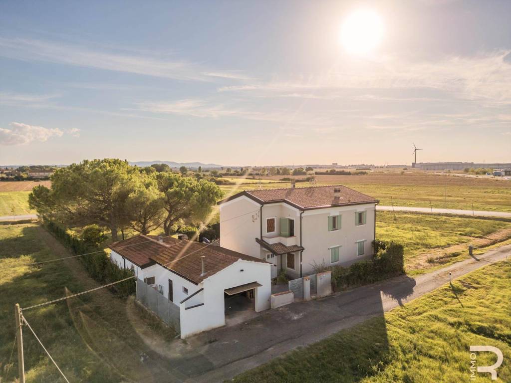 casa indipendente in vendita a Pontedera in zona La Borra