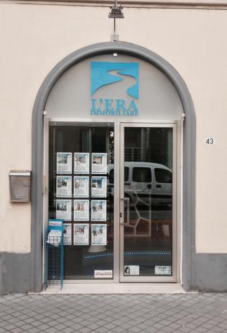locale commerciale in vendita a Pontedera