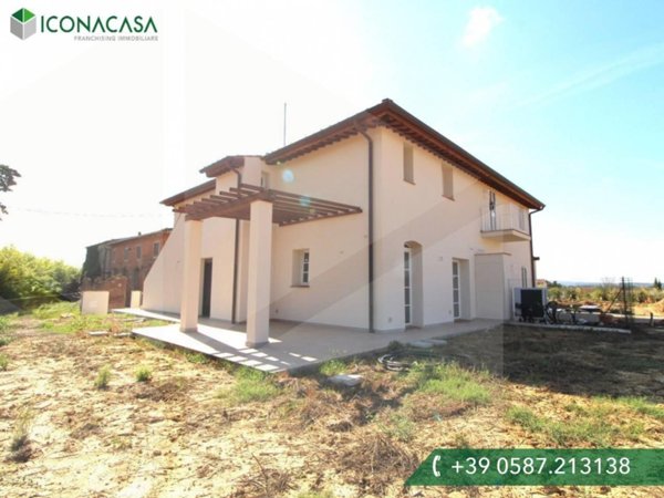 casa indipendente in vendita a Pontedera in zona Treggiaia