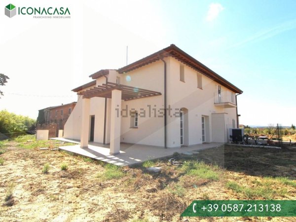 casa indipendente in vendita a Pontedera in zona Treggiaia