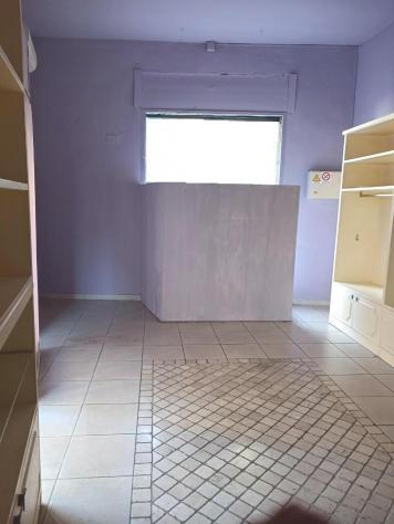 negozio in vendita a Pontedera