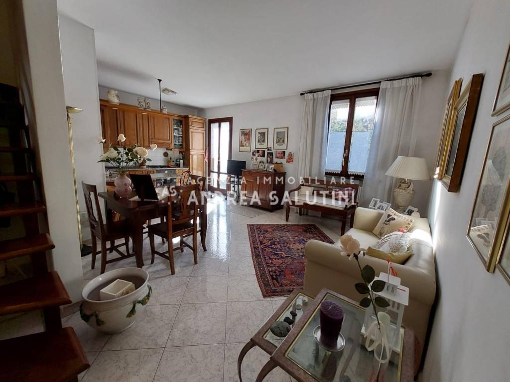 casa indipendente in vendita a Pontedera