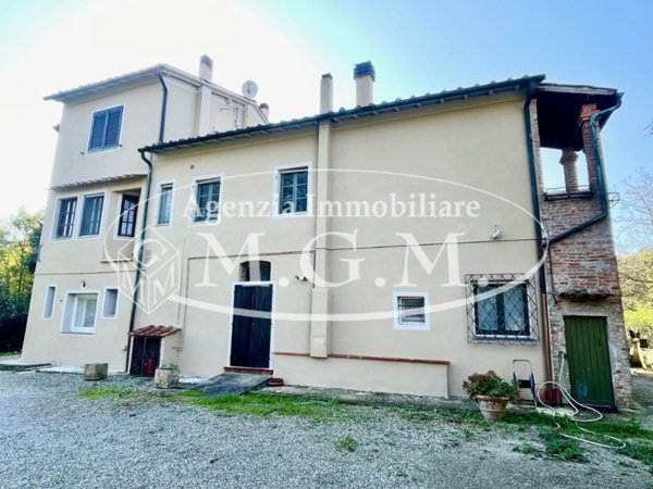 casa indipendente in vendita a Pontedera in zona Treggiaia