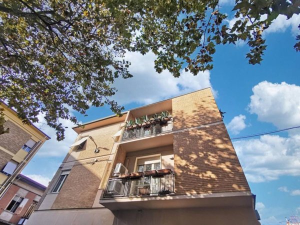 intera palazzina in vendita a Pontedera