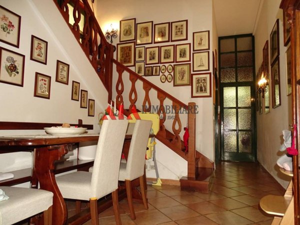 casa indipendente in vendita a Pontedera