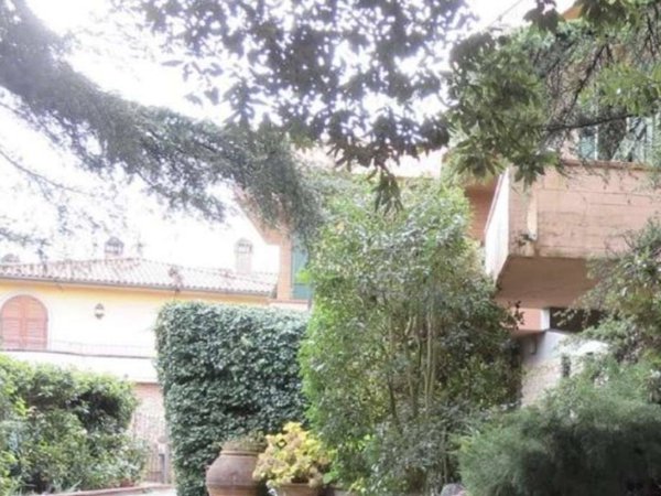 casa indipendente in vendita a Pontedera