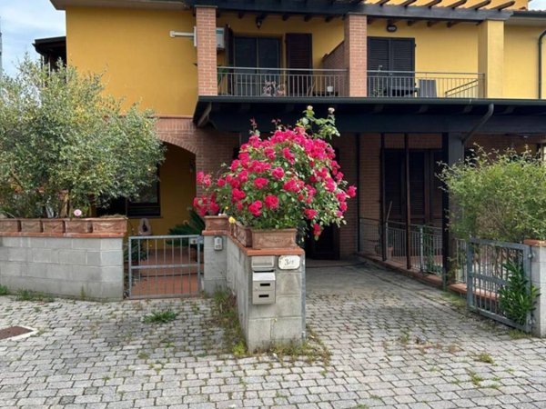 casa indipendente in vendita a Pontedera