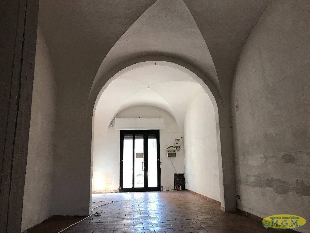 negozio in vendita a Pontedera