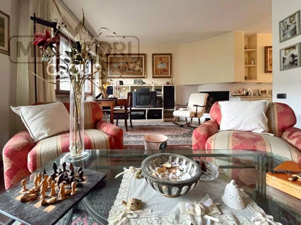 casa indipendente in vendita a Pontedera