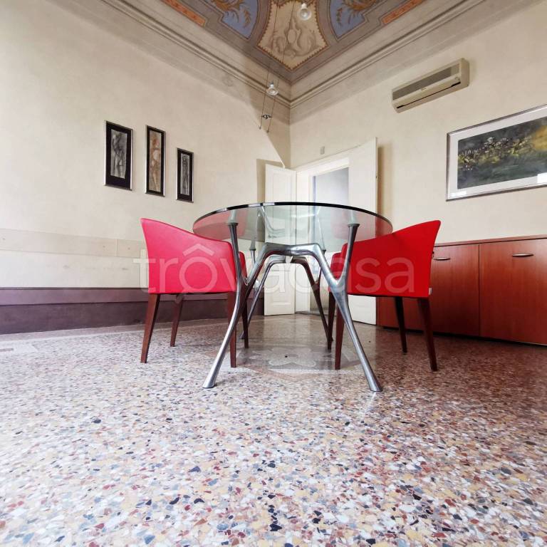 ufficio in vendita a Pontedera