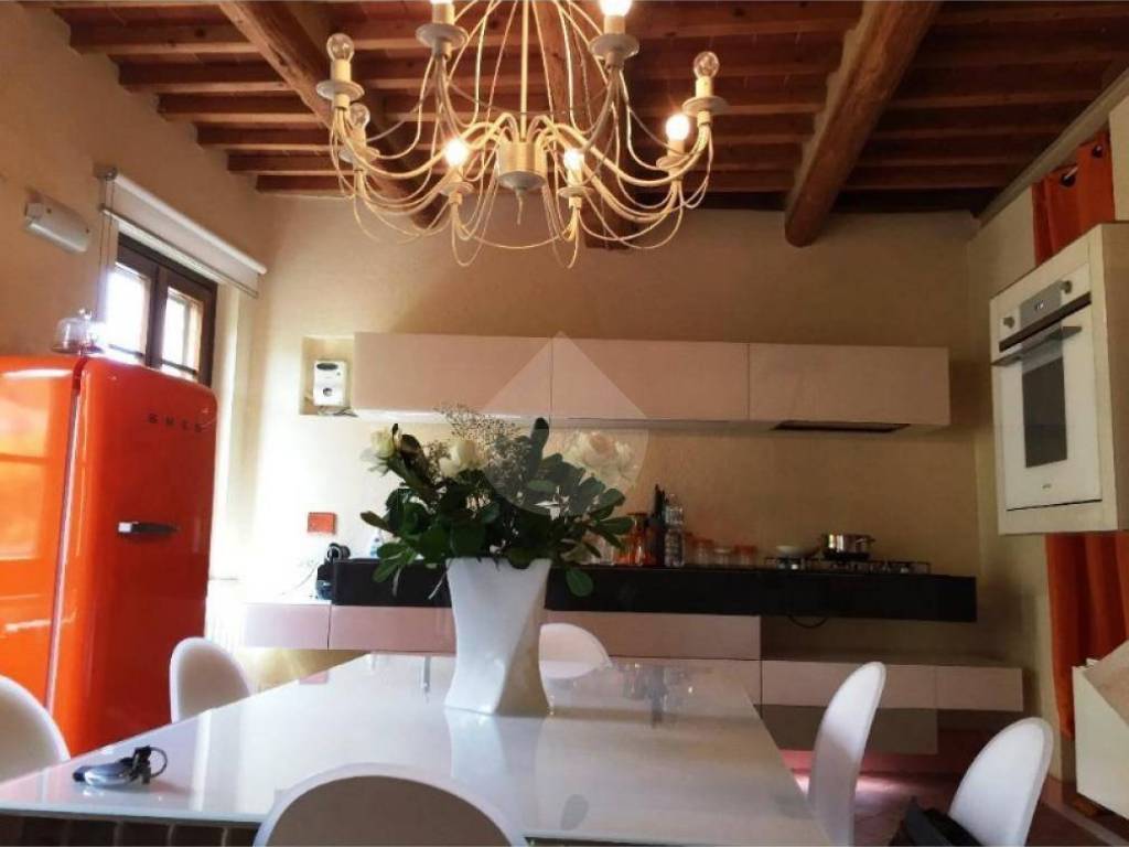 casa indipendente in vendita a Pontedera in zona Montecastello