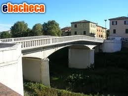locale commerciale in vendita a Pontedera