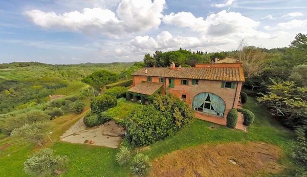 casa indipendente in vendita a Pontedera