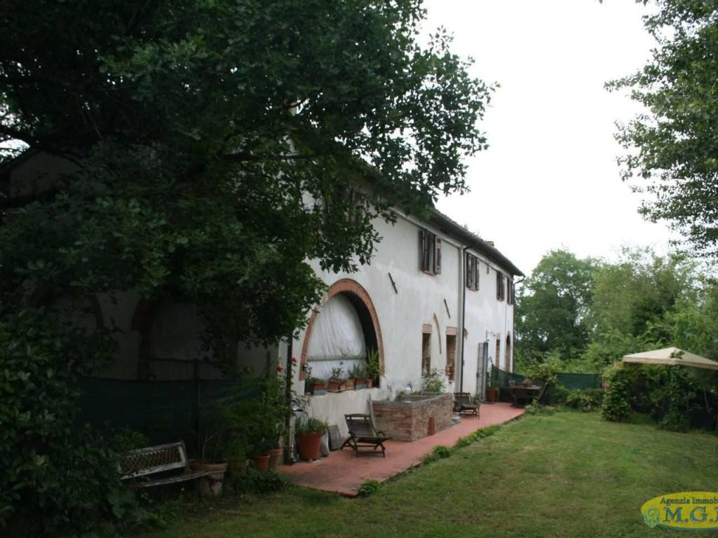 casa indipendente in vendita a Pontedera in zona Montecastello