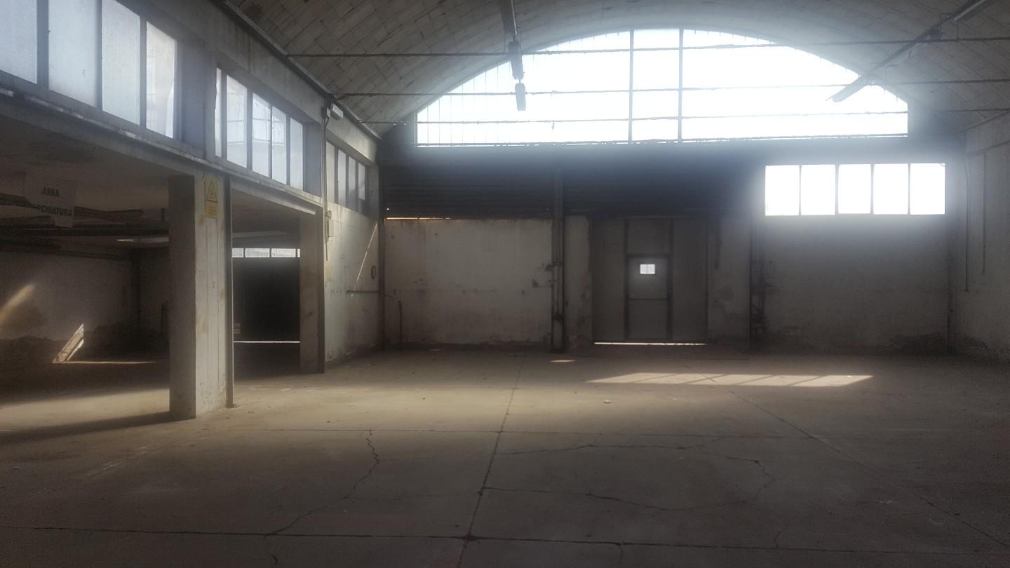 capannone in vendita a Pontedera in zona La Bianca