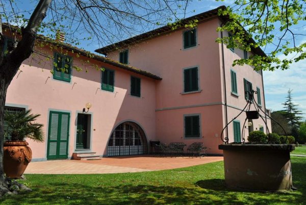 casa indipendente in vendita a Pontedera