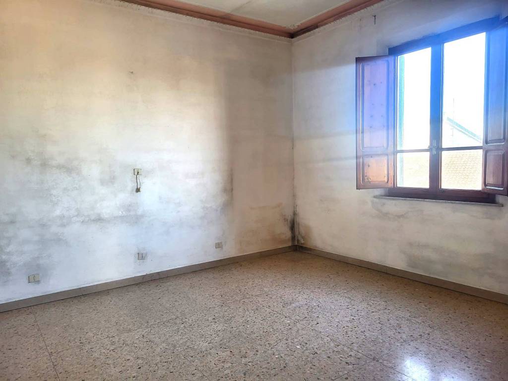 appartamento in vendita a Pontedera in zona Pietroconti