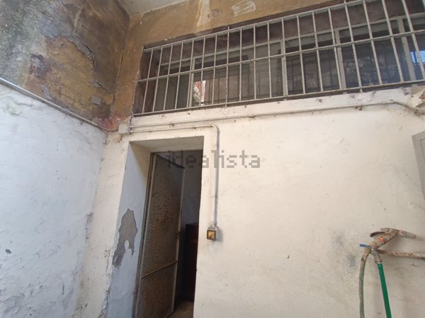 locale di sgombero in vendita a Pontedera