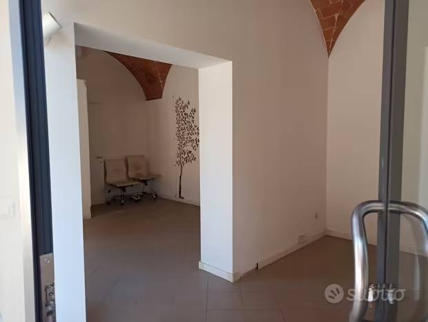 negozio in vendita a Pontedera