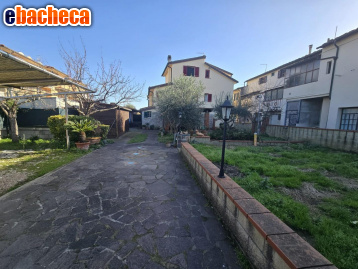 appartamento in vendita a Pontedera in zona Pardossi