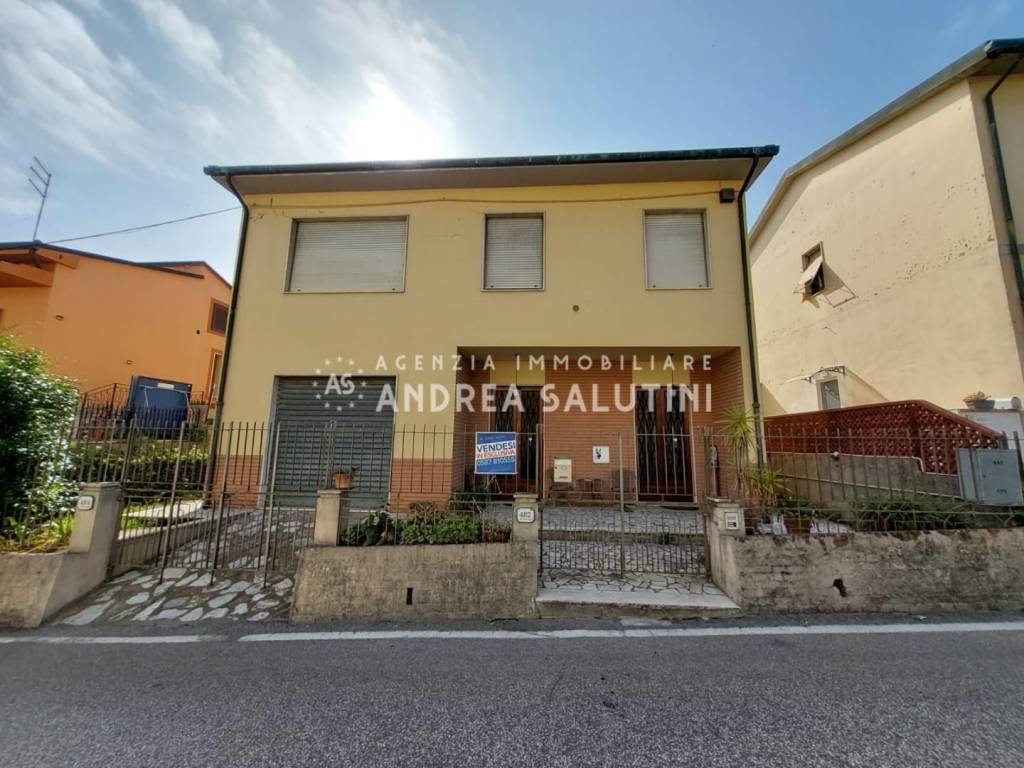 casa indipendente in vendita a Pontedera in zona La Rotta