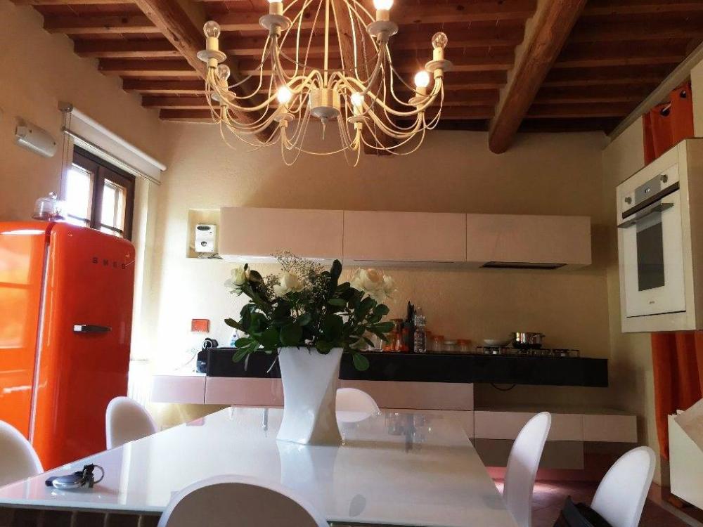 casa indipendente in vendita a Pontedera in zona Montecastello