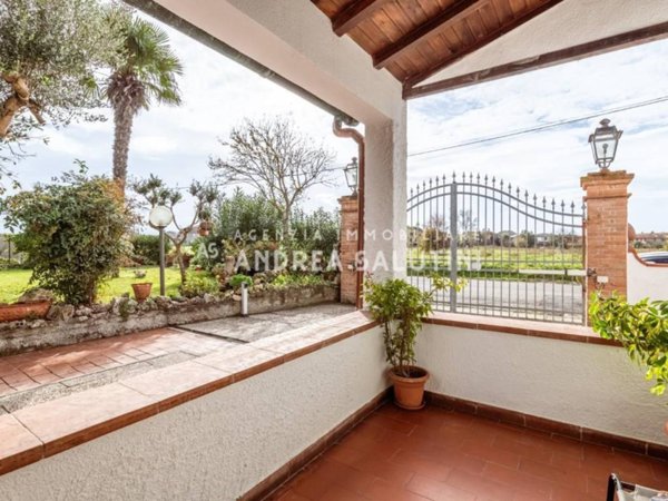 casa indipendente in vendita a Pontedera in zona La Borra