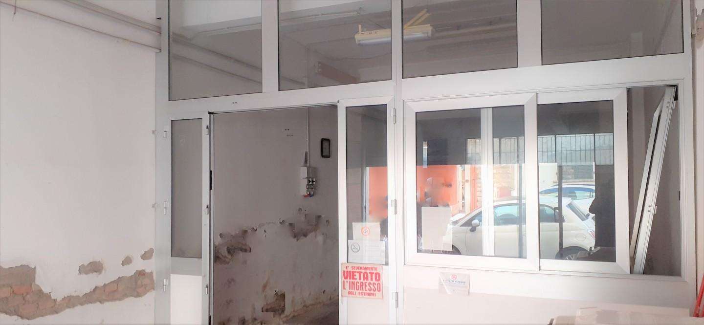 locale di sgombero in vendita a Pontedera