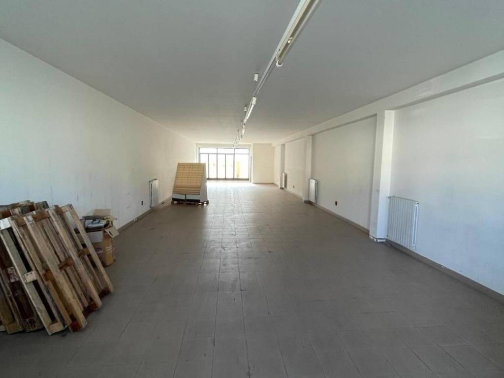 capannone in vendita a Pontedera