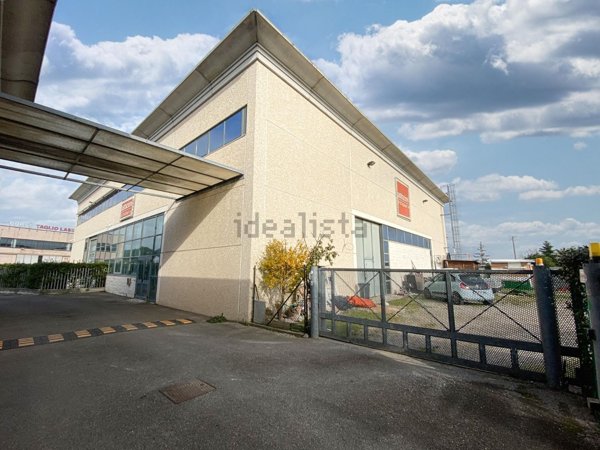 capannone in vendita a Pontedera