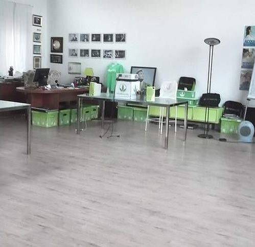 negozio in vendita a Pontedera