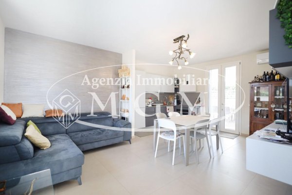 casa indipendente in vendita a Pontedera