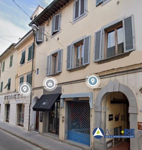 locale commerciale in vendita a Pontedera