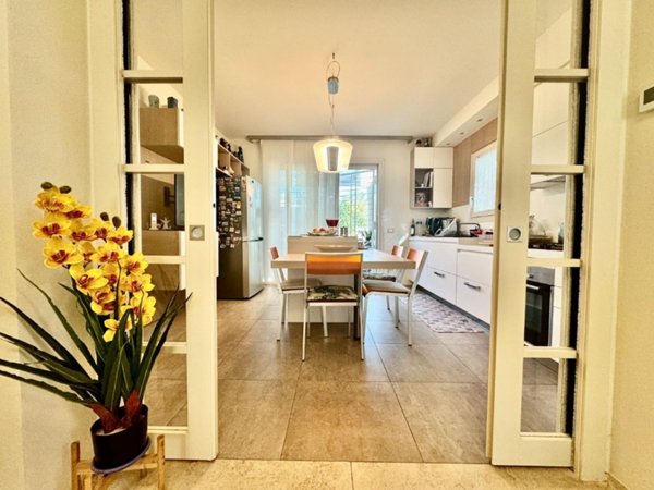 casa indipendente in vendita a Pontedera