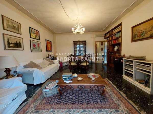 intera palazzina in vendita a Pontedera