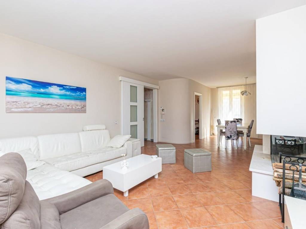 appartamento in vendita a Pontedera in zona Pietroconti