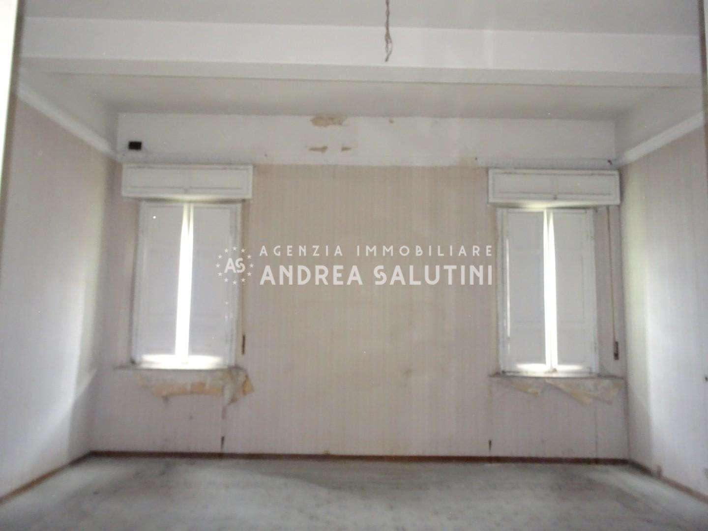 intera palazzina in vendita a Pontedera