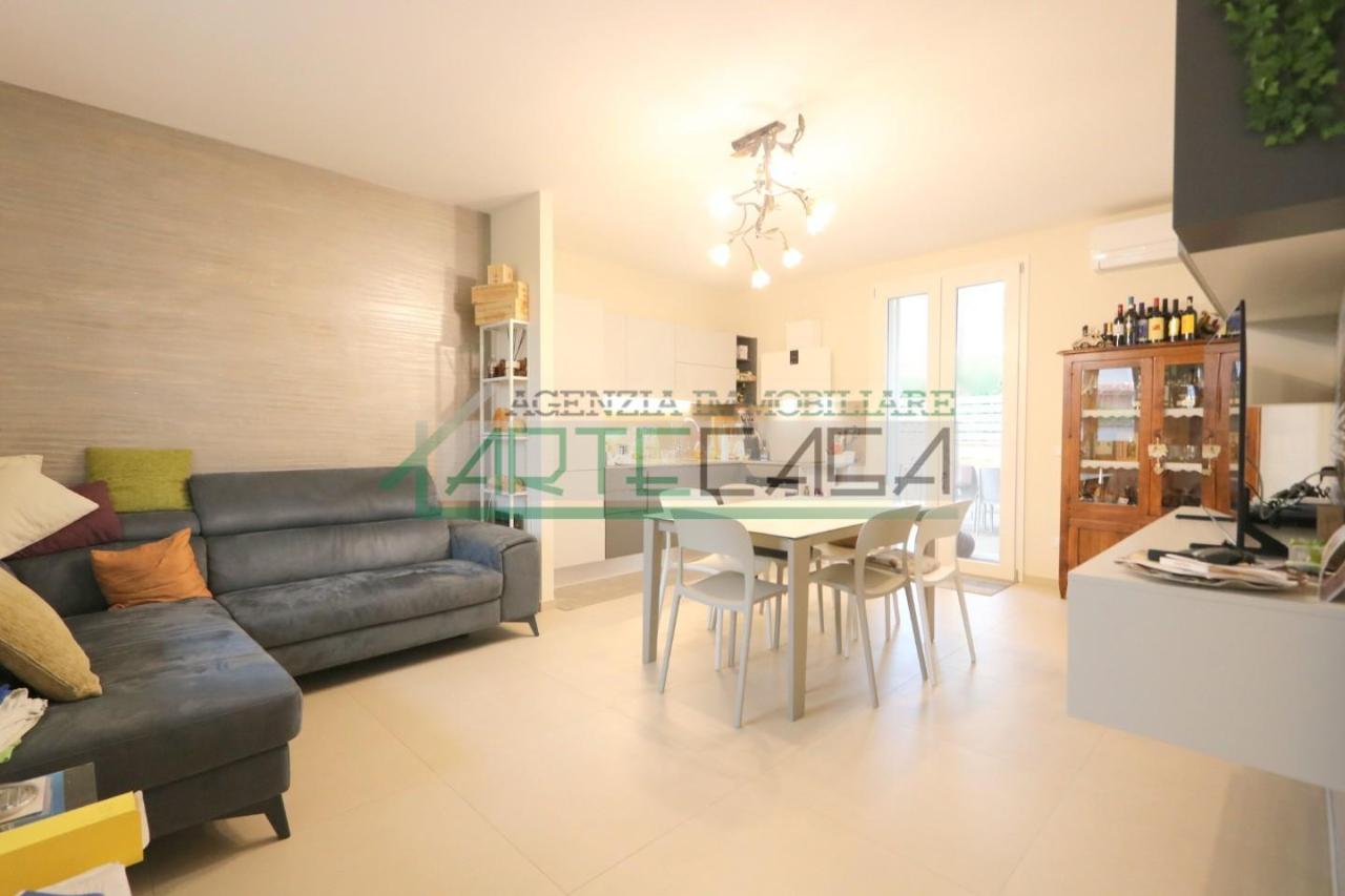 casa indipendente in vendita a Pontedera in zona Pardossi