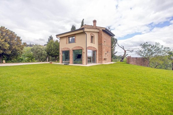 esavano in vendita a Pontedera