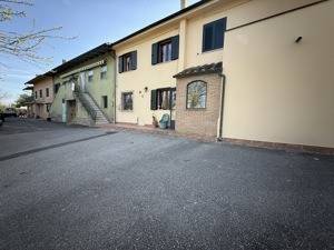 appartamento in vendita a Pontedera in zona Treggiaia