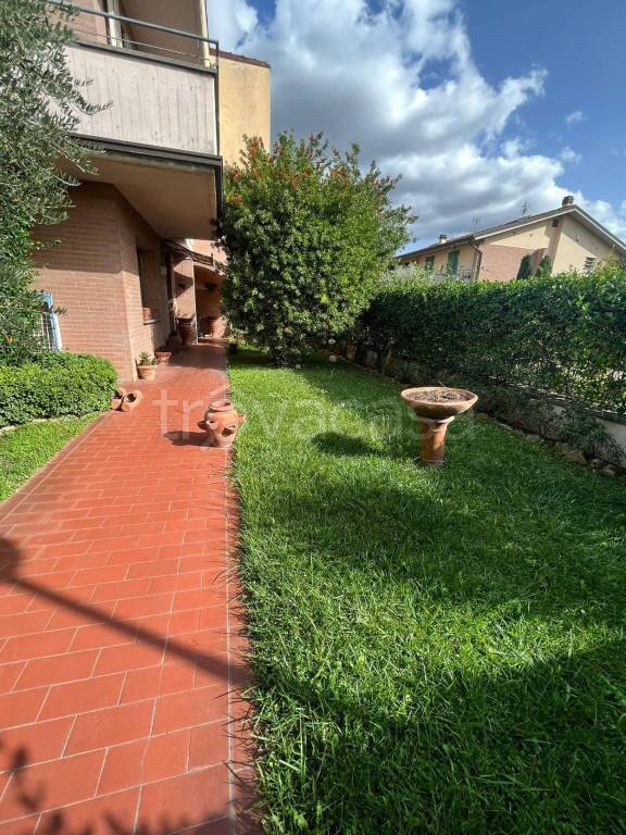 casa indipendente in vendita a Pontedera