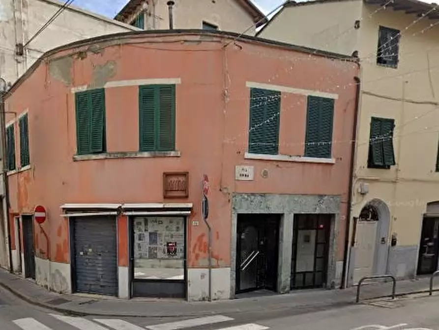 locale commerciale in vendita a Pontedera