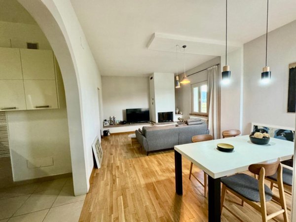 casa indipendente in vendita a Pontedera