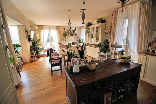 casa indipendente in vendita a Pontedera